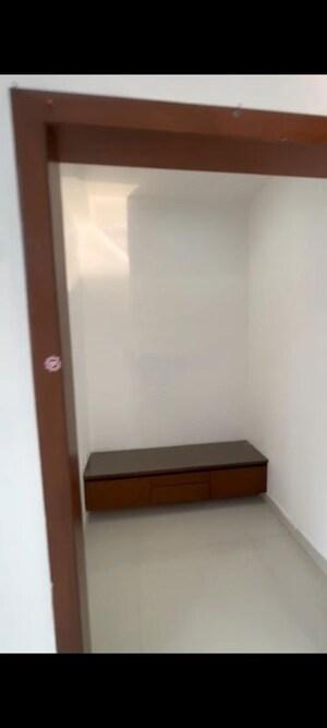 Room in 3 BHK Apartment at Movie Towers, Kokapet – for Rent