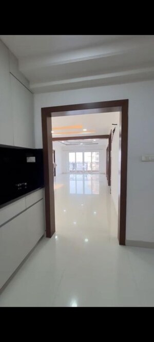 Room in 3 BHK Apartment at Movie Towers, Kokapet – for Rent