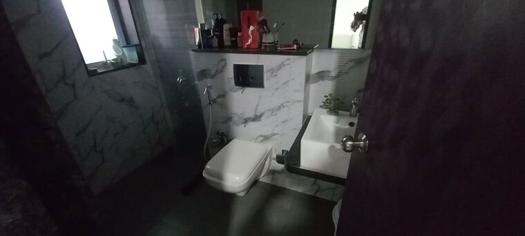 Bathroom, lokhandwala-octacrest 3 Bedroom 1200 Sq.Ft. Apartment In Kandivali East Mumbai 10028757