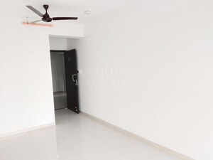 Room in 2 BHK Apartment at UK Iridium, Kandivali East – for Rent