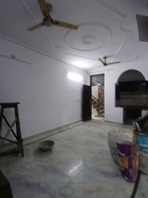 Master Bedroom in 2.5 BHK Builder Floor at SRS Tower, Sector 31 – for Rent