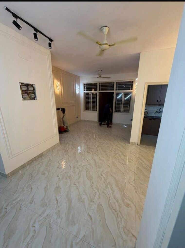 Room, sector 57 3 Bedroom 204 Sq.Ft. Builder Floor In Sector 57 Gurgaon 9925103