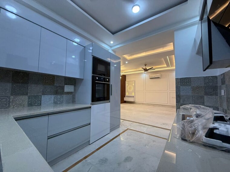  Parking, uppal-southend 4 Bedroom 412 Sq.Yd. Builder Floor In Sector 49 Gurgaon 10029028