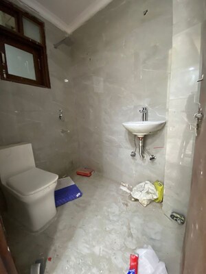 Bathroom in 1 BHK Apartment at Saket – for Rent
