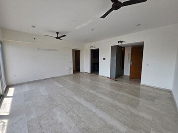 Room in 3.5 BHK Apartment at Tata Gurgaon Gateway, Sector 112 – for Rent