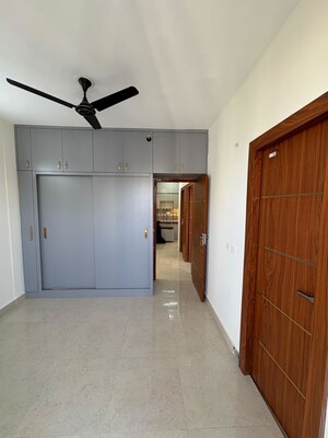 Room in 2 BHK Apartment at Signature Global The Millennia, Sector 37d – for Rent