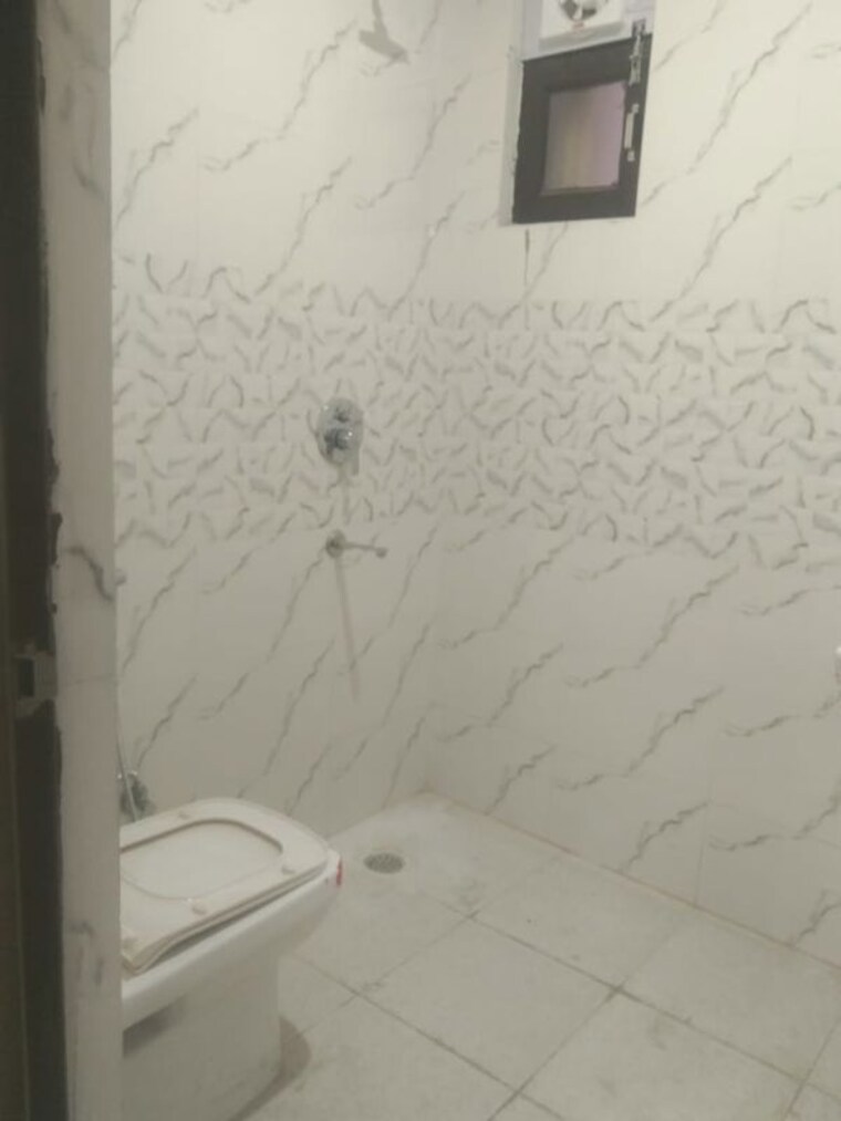 Bathroom, sector 78 2 Bedroom 1185 Sq.Ft. Builder Floor In Sector 78 Noida 10029089