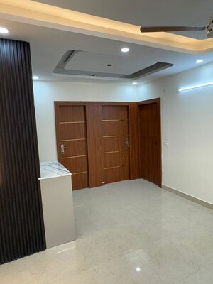 Room in 2 BHK Apartment at Signature Global The Millennia, Sector 37d – for Rent