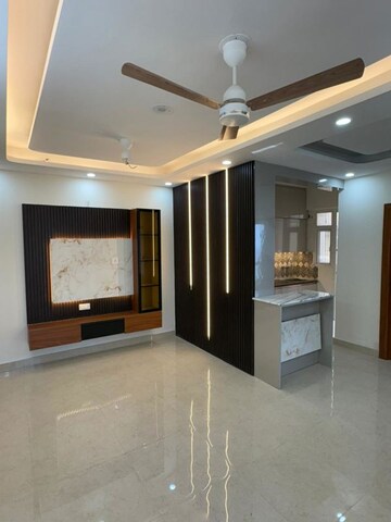 Room in 2 BHK Apartment at Signature Global The Millennia, Sector 37d – for Rent