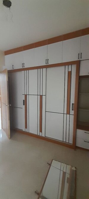 Room in 2 BHK Apartment at Signature Global The Millennia, Sector 37d – for Rent