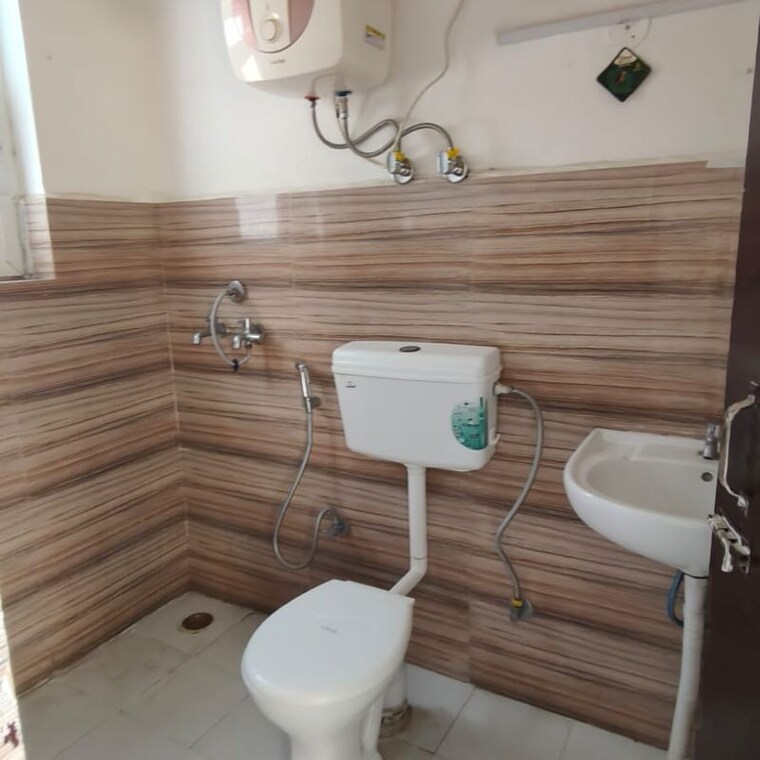 Bathroom, pivotal-paradise 3 Bedroom 1250 Sq.Ft. Apartment In Sector 62 Gurgaon 10029153