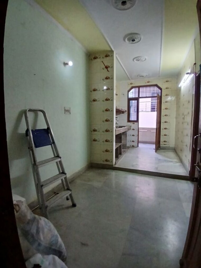 Bathroom, srs-tower 3 Bedroom 600 Sq.Ft. Builder Floor In Sector 31 Faridabad 10029158