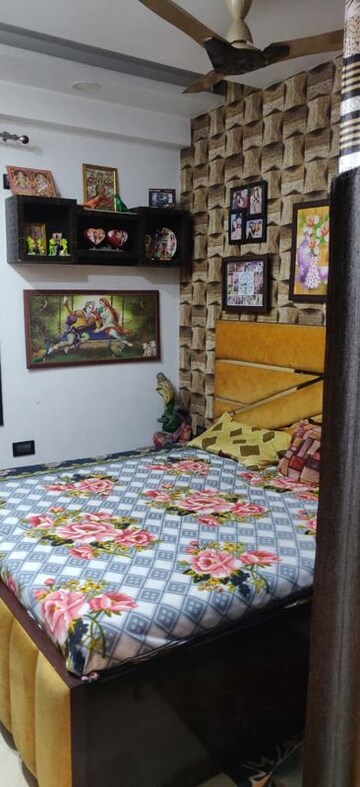 Bedroom in 2 BHK Builder Floor at Parakh Homes, Gyan Khand I – for Rent