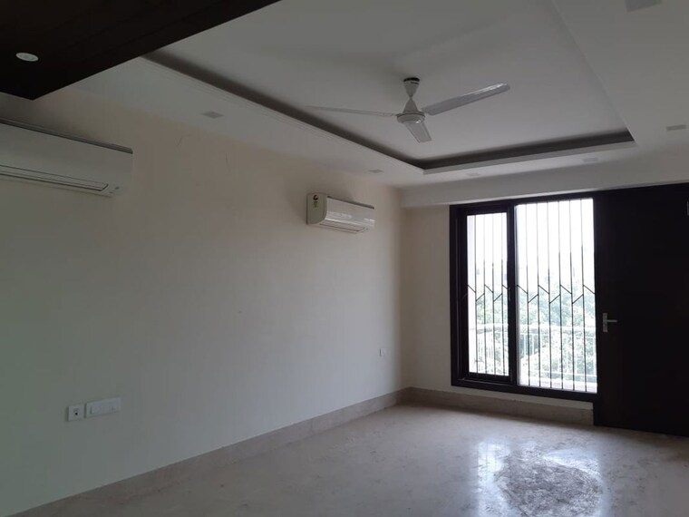 Room, shivalik colony 3 Bedroom 200 Sq.Yd. Builder Floor In Shivalik Colony Delhi 10029173