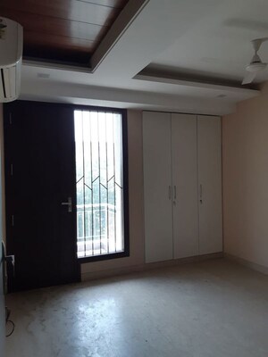 Room in 3 BHK Builder Floor at Shivalik Colony – for Rent