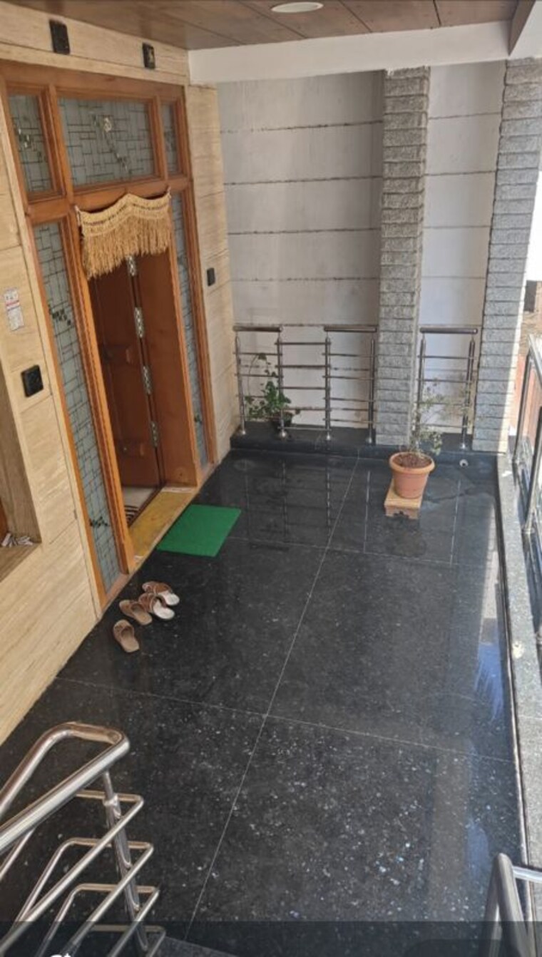Balcony, rt nagar 3 Bedroom 1400 Sq.Ft. Builder Floor In Rt Nagar Bangalore 10029181