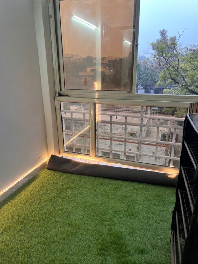 Balcony, lajpat nagar i 2 Bedroom 1050 Sq.Ft. Builder Floor In Lajpat Nagar I Delhi 10029174