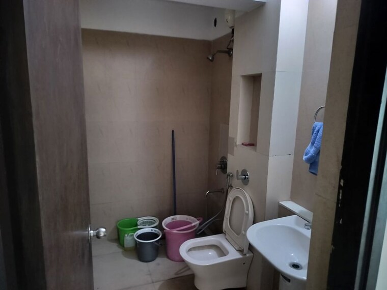 Bathroom, lodha-splendora 2 Bedroom 771 Sq.Ft. Apartment In Ghodbunder Road Thane 10029219