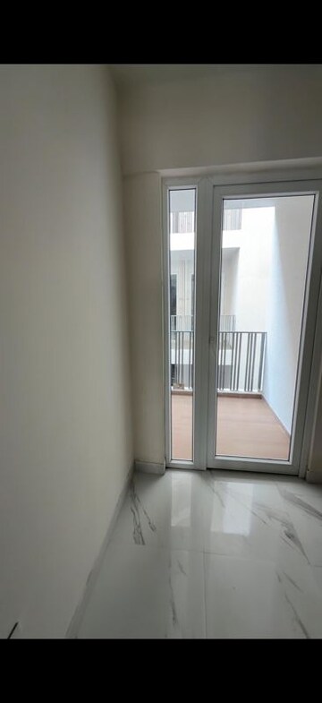 Room in 2 BHK Apartment at Signature Global The Millennia, Sector 37d – for Rent