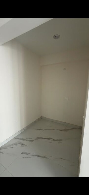 Room in 2 BHK Apartment at Signature Global The Millennia, Sector 37d – for Rent