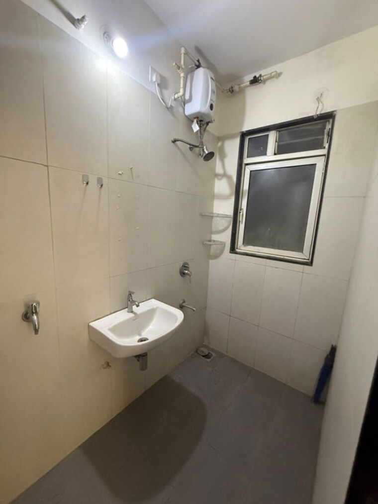 Bathroom, marunji 1 Bedroom 510 Sq.Ft. Apartment In Marunji Pune 10029242
