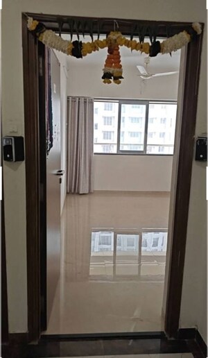 Room in 1 BHK Apartment at Mahavir Square, Manpada – for Rent
