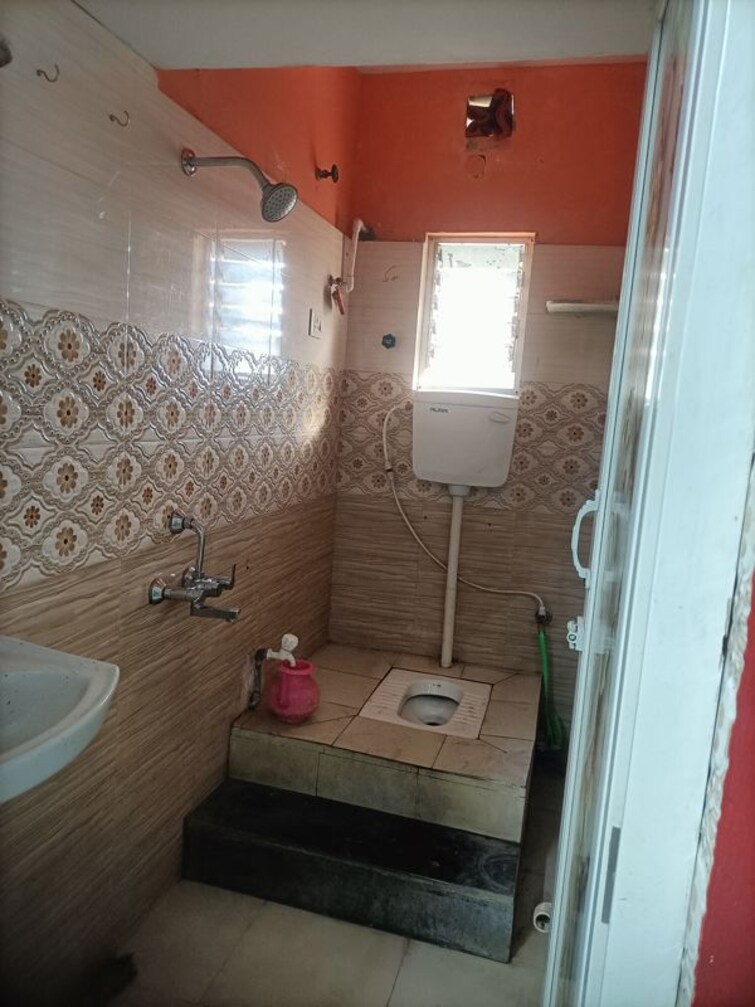 Bathroom, beniapukur 1.5 Bedroom 450 Sq.Ft. Villa In Beniapukur Kolkata 10029325