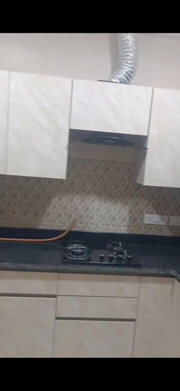 Furnished Amenities in 3 BHK Builder Floor at Chittaranjan Park – for Rent