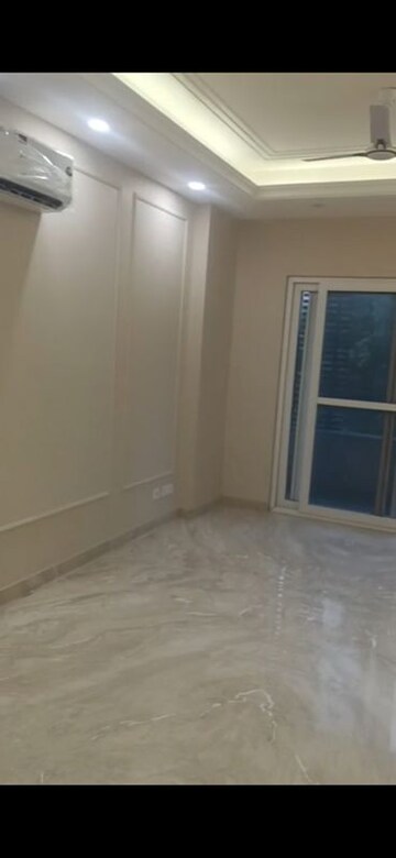 Room in 3 BHK Builder Floor at Chittaranjan Park – for Rent