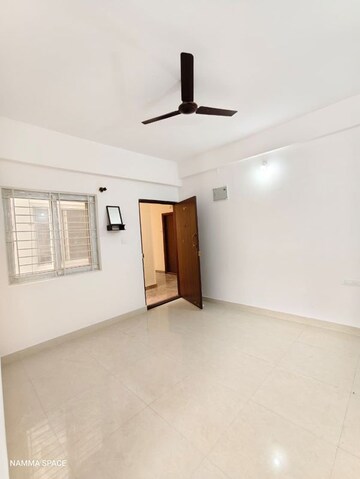 Room in 2 BHK Builder Floor at Haralur Road – for Rent
