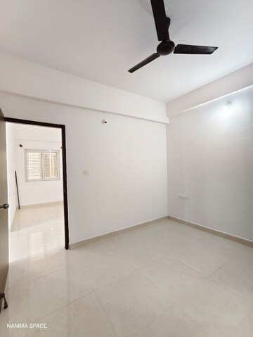 Room in 2 BHK Builder Floor at Haralur Road – for Rent
