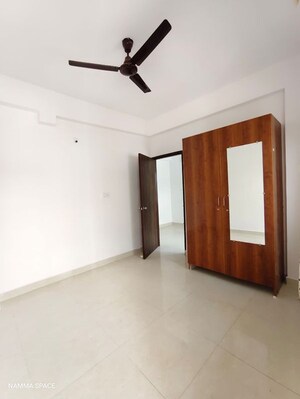 Room in 2 BHK Builder Floor at Haralur Road – for Rent