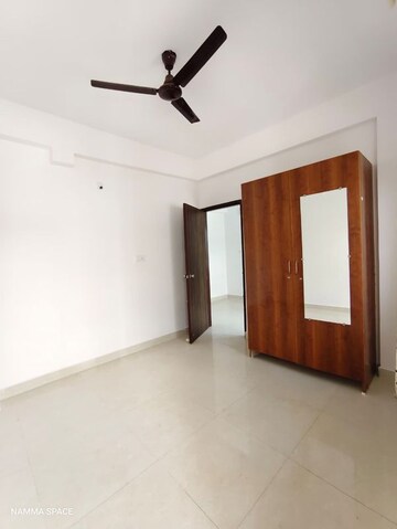 Room in 2 BHK Builder Floor at Haralur Road – for Rent