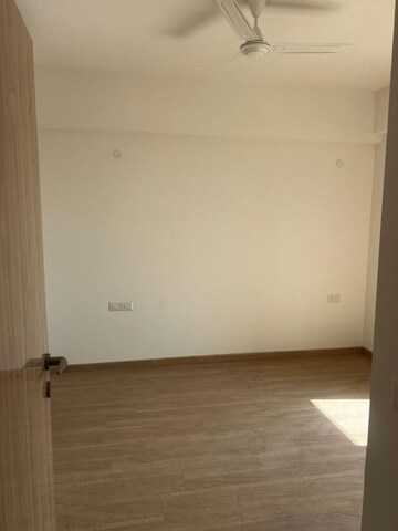 Room in 3.5 BHK Builder Floor at DLF Garden City Independent Floors, Meoka – for Rent