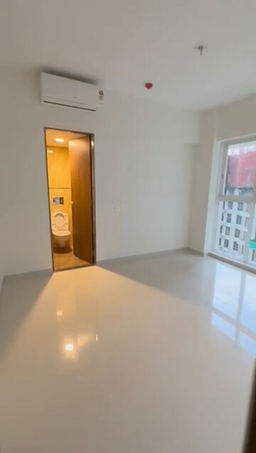 Furnished Amenities in 3 BHK Apartment at Lodha Amara, Kolshet Road – for Rent