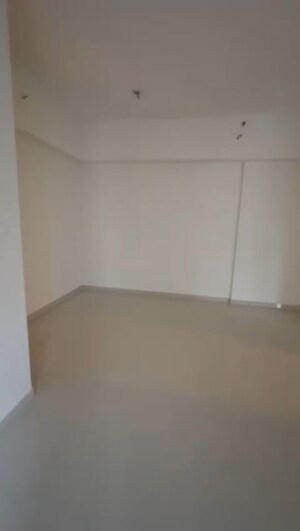 Room in 3 BHK Apartment at Lodha Amara, Kolshet Road – for Rent