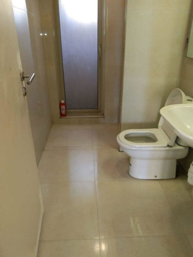 Bathroom, hiranandani-estate-rodas-enclave 3 Bedroom 1152 Sq.Ft. Apartment In Ghodbunder Road Thane 10029347
