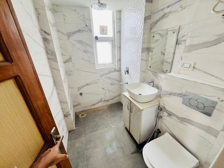 Bathroom, ram-shanti-apartment 3 Bedroom 1900 Sq.Ft. Apartment In Sector 52 Gurgaon 10029348