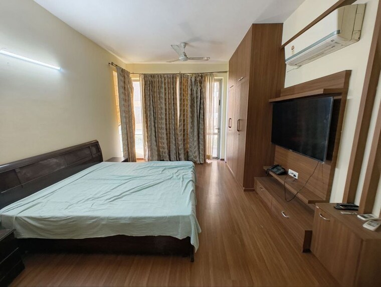 Bedroom, pioneer-park-araya 3 Bedroom 3498 Sq.Ft. Apartment In Sector 61 Gurgaon 10029369