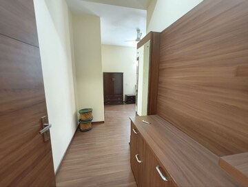Room in 3 BHK Apartment at Pioneer Park Araya, Sector 61 – for Rent