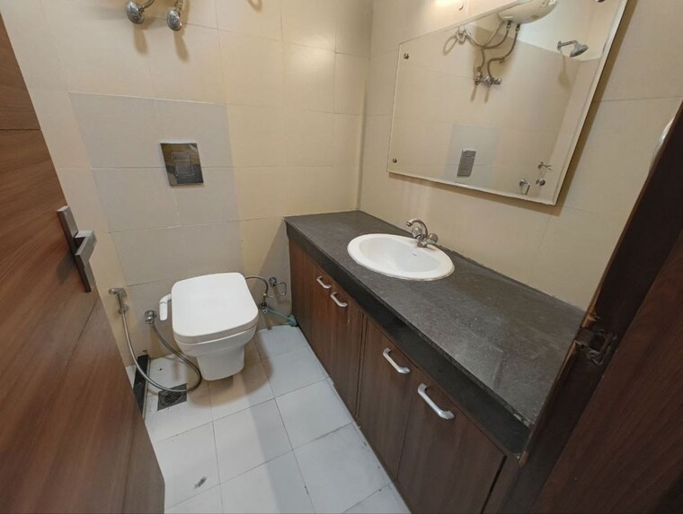 Master Bedroom, pioneer-park-araya 3 Bedroom 3498 Sq.Ft. Apartment In Sector 61 Gurgaon 10029369