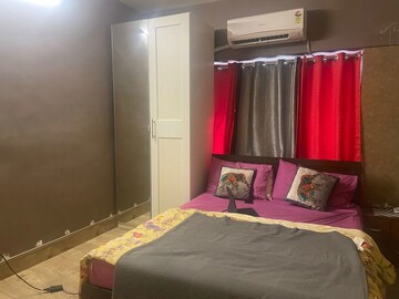 Bedroom in 2 BHK Apartment at Andheri West – for Rent