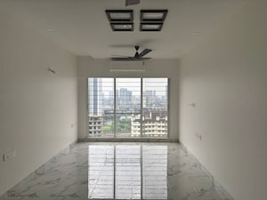 Room in 2 BHK Apartment at Raheja Ridgewood, Goregaon East – for Rent