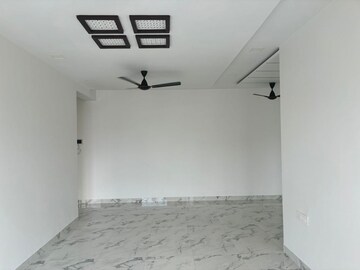 Room in 2 BHK Apartment at Raheja Ridgewood, Goregaon East – for Rent