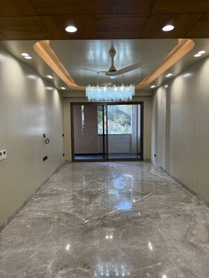 Room in 3 BHK Builder Floor at Chanakyapuri – for Sale