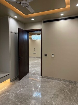 Room in 3 BHK Builder Floor at Chanakyapuri – for Sale