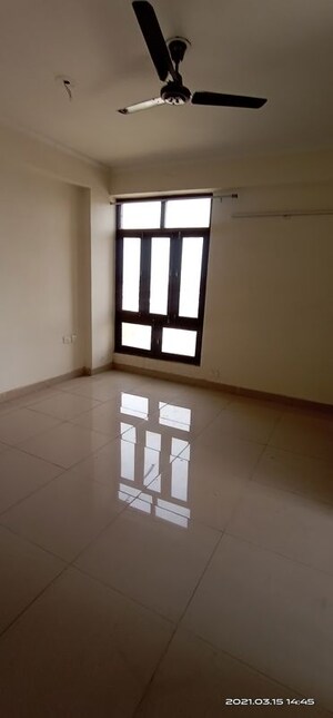 Room in 2 BHK Apartment at SARE Ebony Greens, Lal Kuan – for Sale