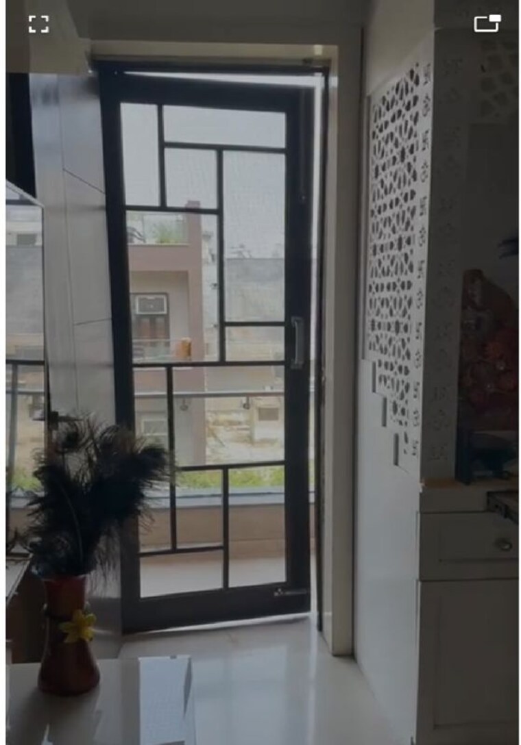 Balcony, rajouri garden 3 Bedroom 200 Sq.Yd. Builder Floor In Rajouri Garden Delhi 10029225