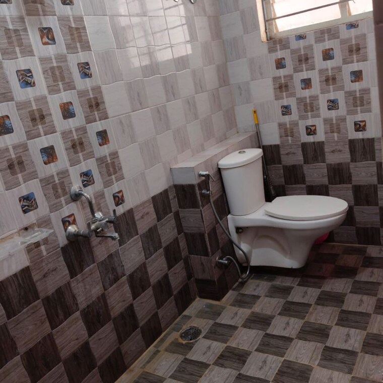 Bathroom, adis-north-lake 3 Bedroom 1450 Sq.Ft. Apartment In Agrahara Bangalore 10029439
