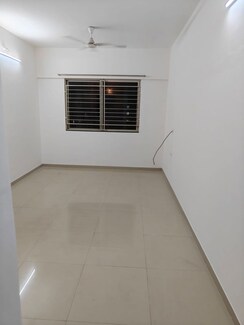 1.5 BHK + Pooja Room,Servant Room,Study Room,Extra Room Apartment For Rent in Kalpataru Exquisite Sierra
